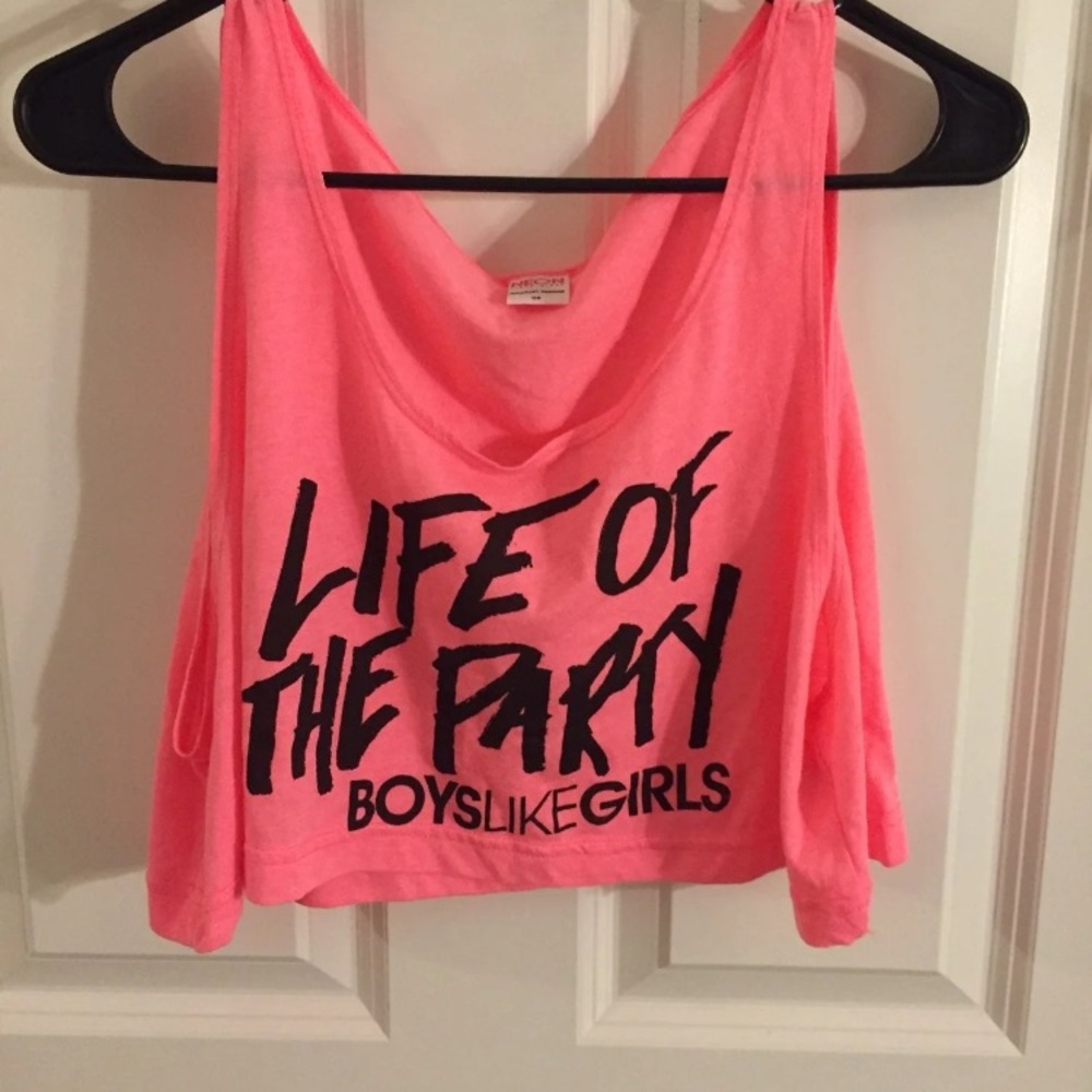 Boys like girls crop top